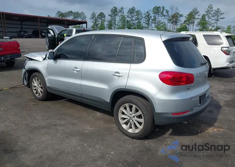 2018 Volkswagen Tiguan Limited 2.0T из США, поврежденный, VIN WVGAV7AX7JK001822